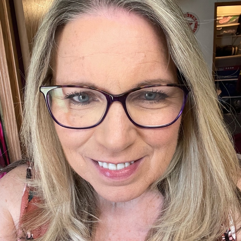 Meet your Posher, Pamela